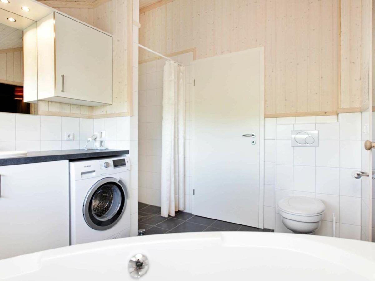 Three-Bedroom Holiday Home In Grossenbrode 8 ห้อง รูปภาพ