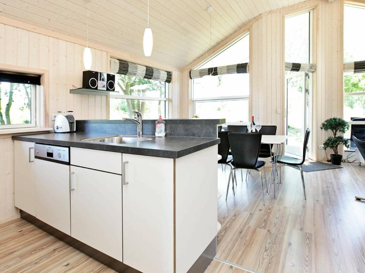 Three-Bedroom Holiday Home In Grossenbrode 8 ห้อง รูปภาพ